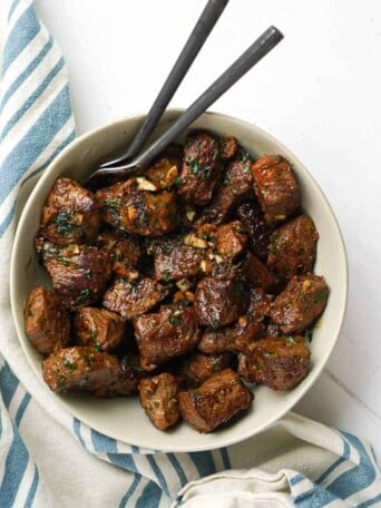 A bowl of Garlic Herb Steak Bites.