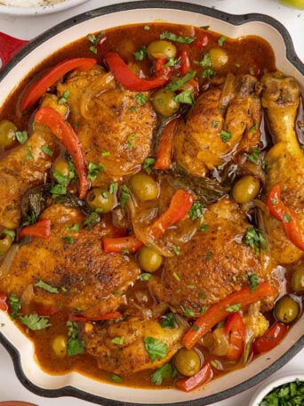 Pollo guisado in a pot.