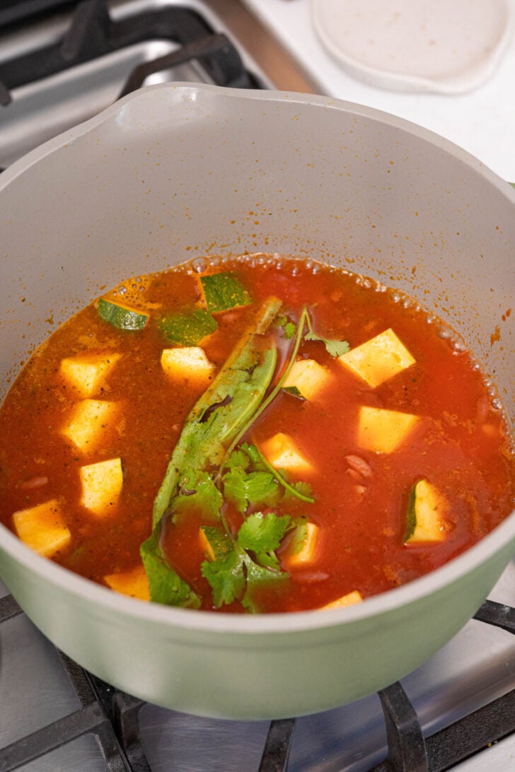 A pot of habichuelas guisadas.