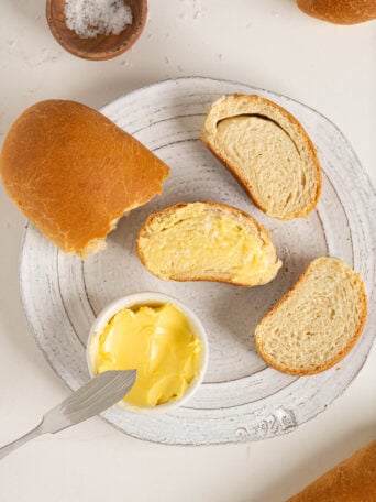 A plate with sliced pan sobao.