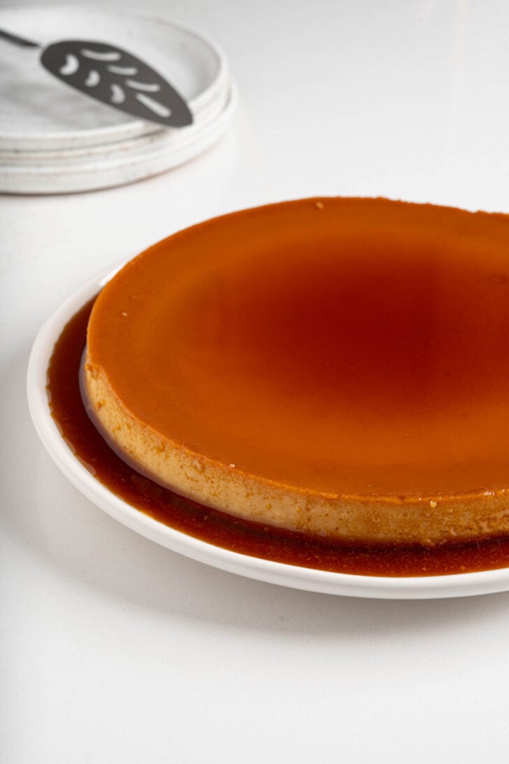 Cheese flan after being flipped.