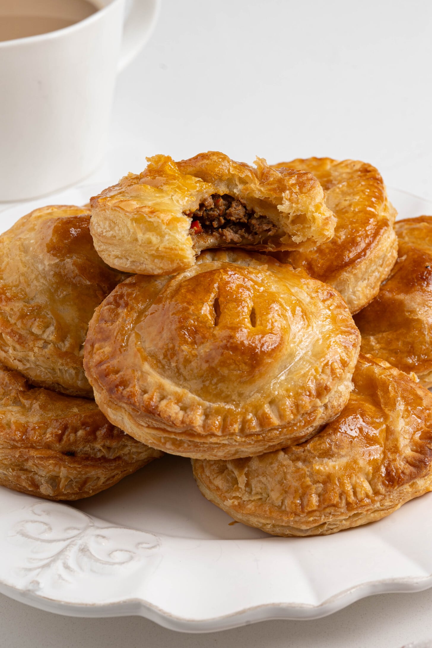 A plate of pastelitos de carne.