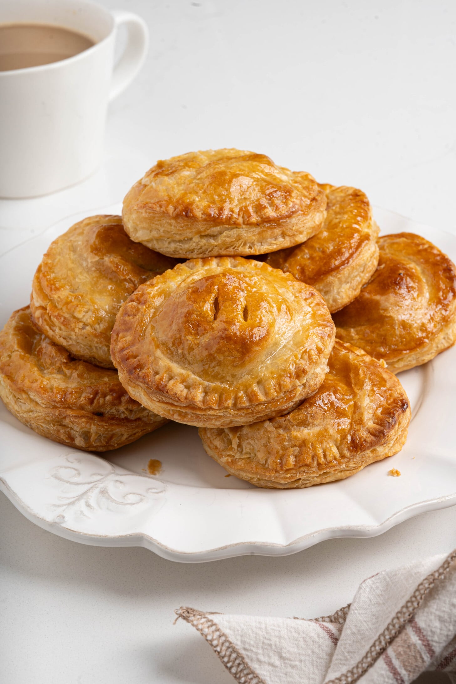 A plate of pastelitos de carne.