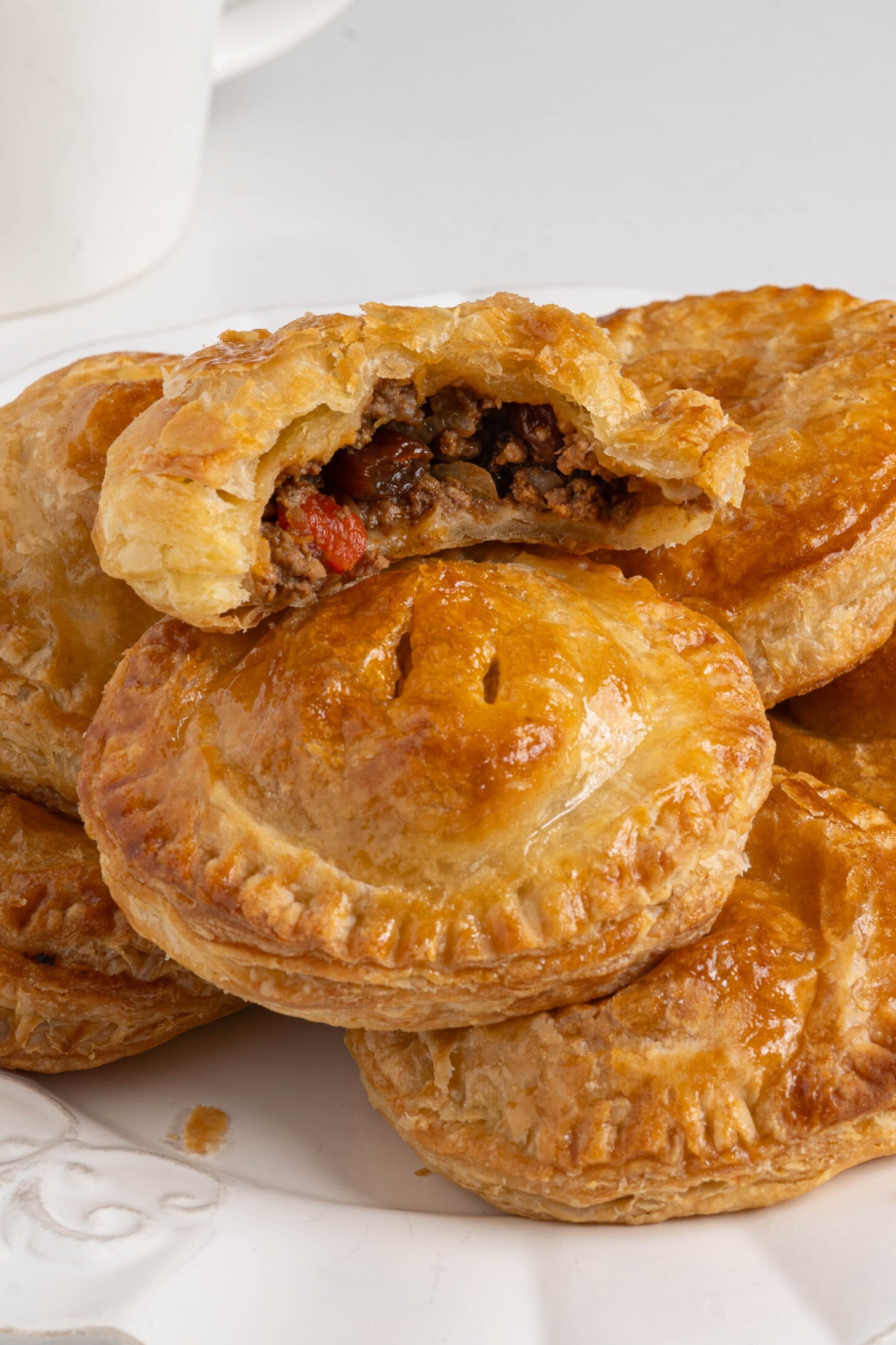 A plate of pastelitos de carne.